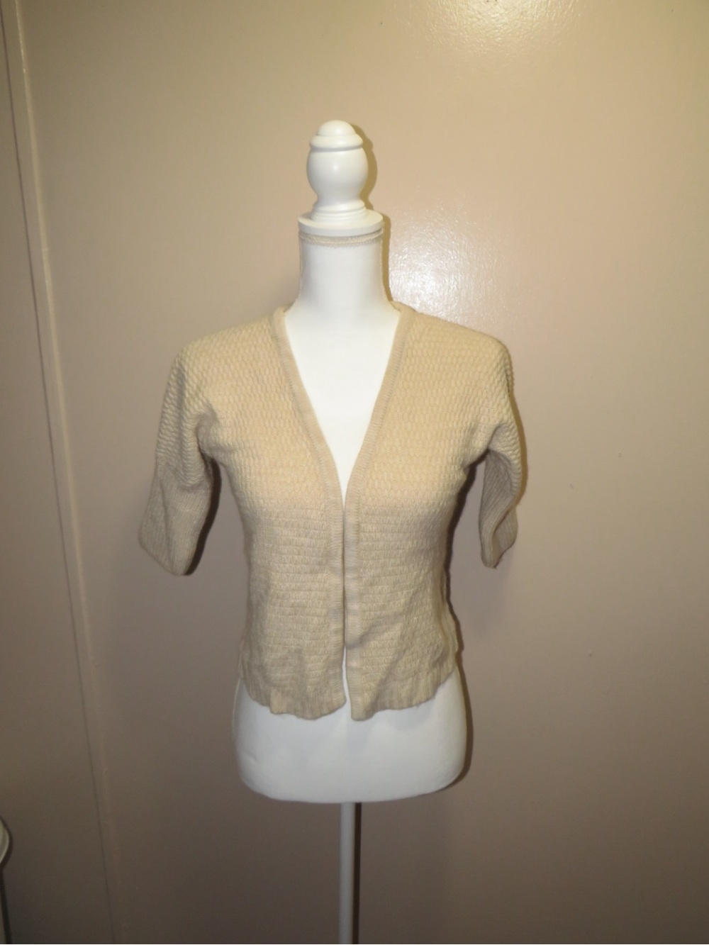 Crazy 8 Cream V-Neck Cardigan Sweater. Size L